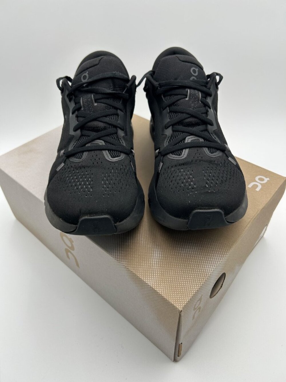 ON Cloudsurfer 2 Mens 10 Black Black Running Shoes Athletic Sneakers 3MF10121043 - Picture 2 of 8
